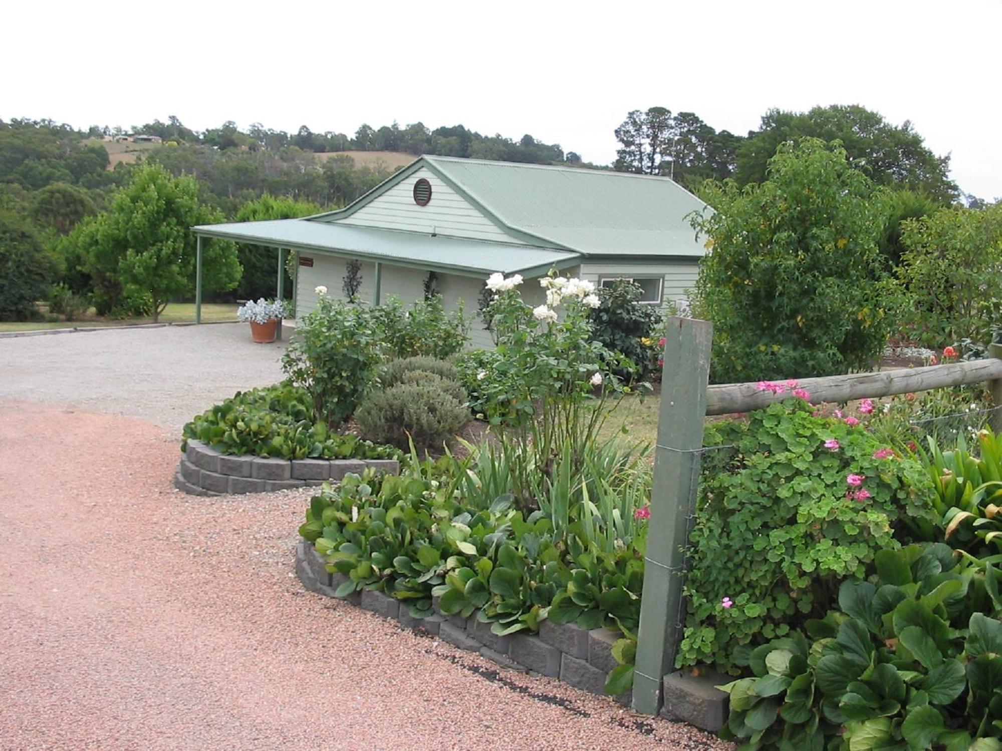 Wild Cattle Creek Estate Bed & Breakfast Wandin Yallock Стая снимка