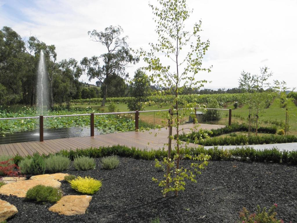 Wild Cattle Creek Estate Bed & Breakfast Wandin Yallock Стая снимка