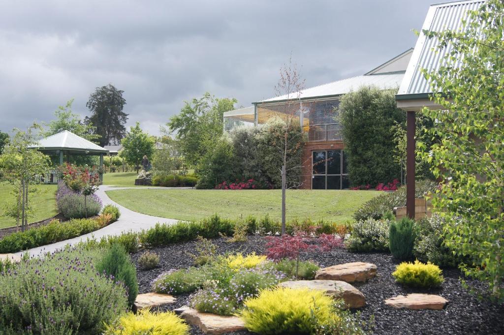 Wild Cattle Creek Estate Bed & Breakfast Wandin Yallock Стая снимка