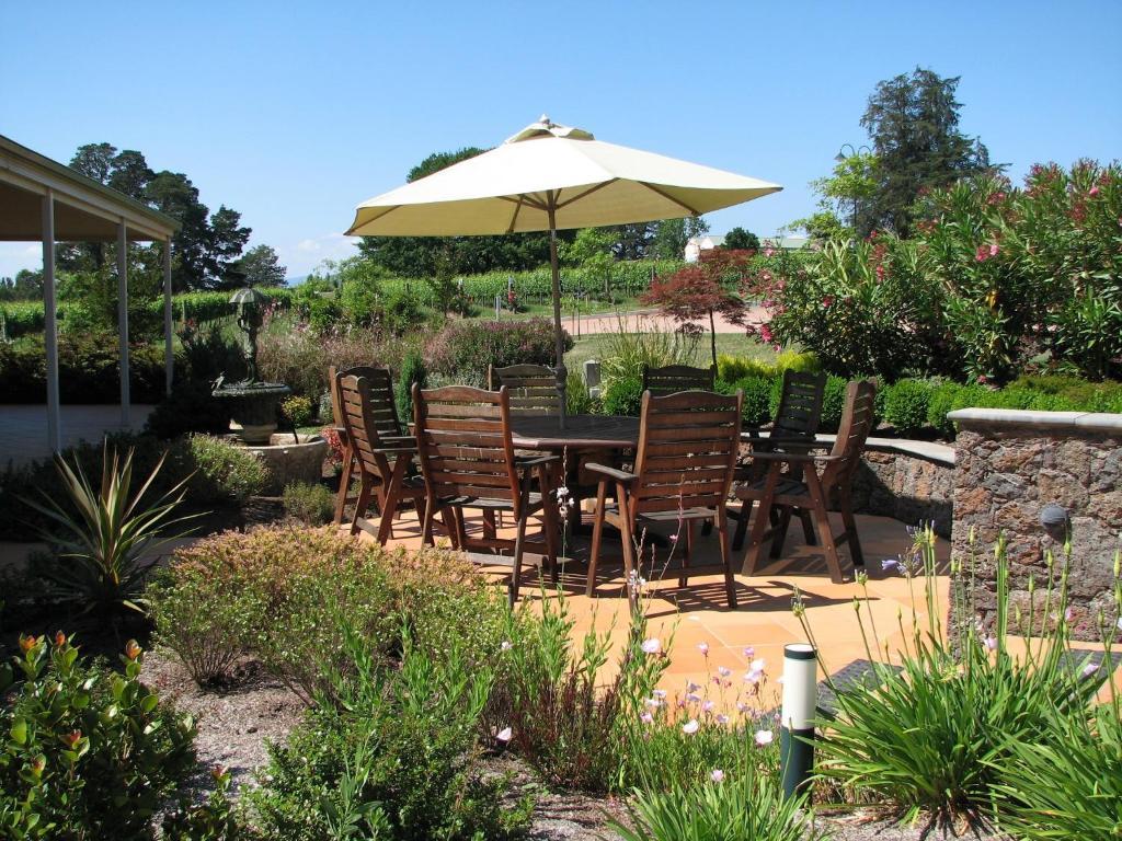 Wild Cattle Creek Estate Bed & Breakfast Wandin Yallock Екстериор снимка