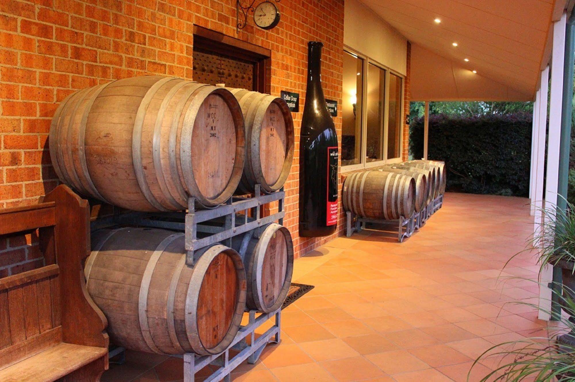 Wild Cattle Creek Estate Bed & Breakfast Wandin Yallock Екстериор снимка